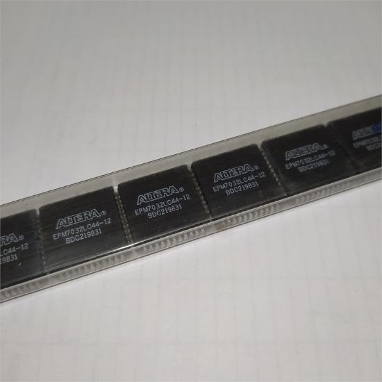 EPM7032LC44-12 PLCC ALTERA SMD ENTEGRELER resmi