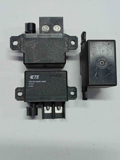 V23132-A2001-A200 12V 130A SPST-NO DOKME SCHRACK Oto RÖLE resmi