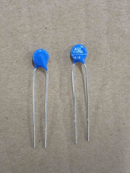 B72205S131K101 130VAC 5mm VARİSTÖR KONDANSATÖR resmi