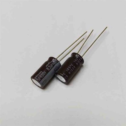 8.2MF 400V 8x15 NICHICON ELKO KONDANSATÖR resmi