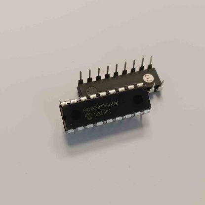 PIC16F819-I/P DİP ENTEGRE resmi