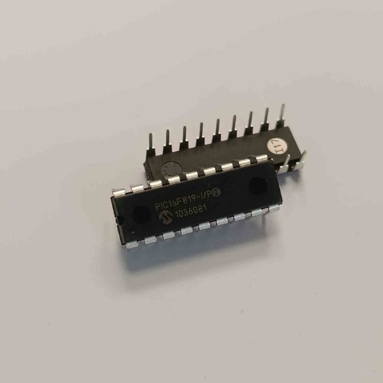 PIC16F819-I/P DİP ENTEGRE resmi