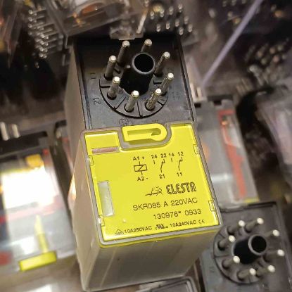 SKR085A 220VAC 10A 2C 8PIN ELESTA GÜÇ RÖLE resmi