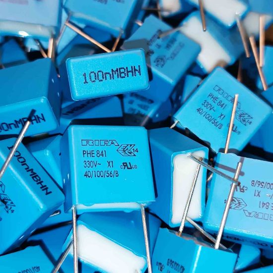 PHE841EB6100MR17 100NF 330VAC 15 0.2 KEMET POLYESTER KONDANSATÖR resmi