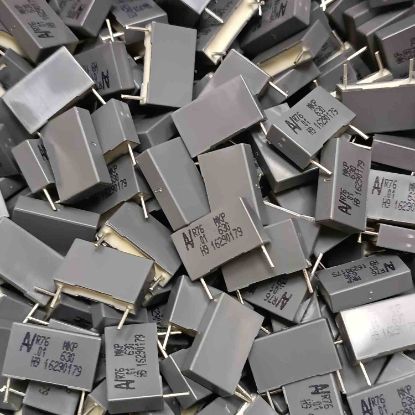 R76PI2100SE00J 10NF 630V 15 0.05 KEMET POLYESTER KONDANSATÖR resmi