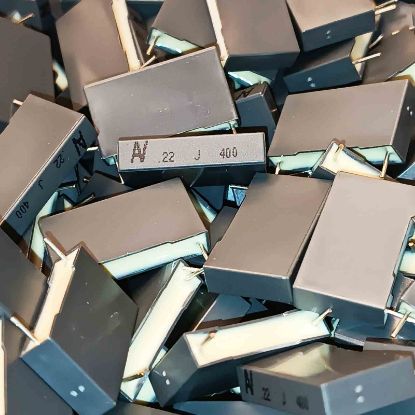 R60MN3220AA30J 220NF 400V 22.5 0.05 KEMET POLYESTER KONDANSATÖR resmi