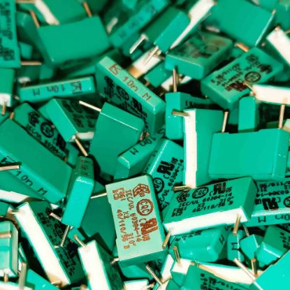 F861BB103M310C 10NF 310VAC 15 0.2 KEMET POLYESTER KONDANSATÖR resmi