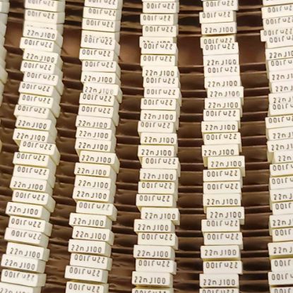 R82EC2220DQ50J 22NF 100V 5 0.05 KEMET POLYESTER KONDANSATÖR resmi