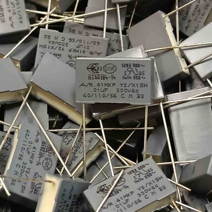 R413I21005000K 10NF 300VAC 15mm KEMET POLYESTER KONDANSATÖR resmi