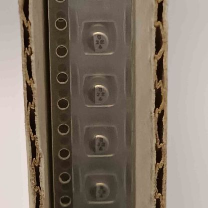 UWX0J220MCR2GB 22MF 6.3V NICHICON SMD KONDANSATÖR resmi