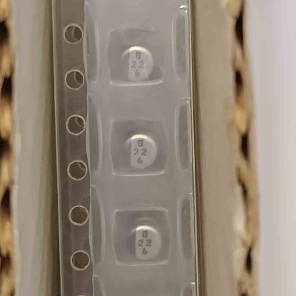 UWXOJ220MCR2B 22MF 6.3V NICHICON SMD KONDANSATÖR resmi