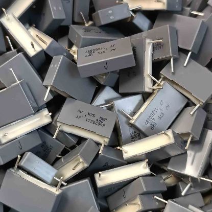 R75MI3100AA30J 100NF 400V 15 0.05 KEMET POLYESTER KONDANSATÖR resmi