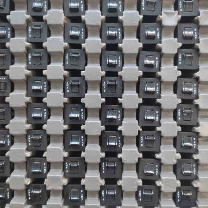 W28-XQ1A-8 32V 8A SOKET resmi