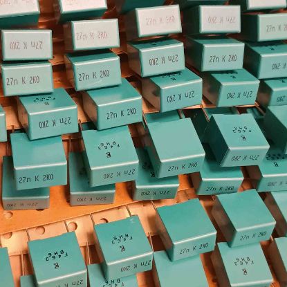 F463BY273K2K0R 27NF 2000V 15 0.1 KEMET POLYESTER KONDANSATÖR resmi