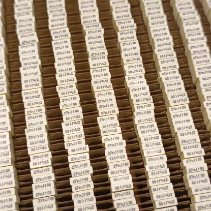 R82EC2270DQ50J 27NF 100V 5 0.05 KEMET POLYESTER KONDANSATÖR resmi