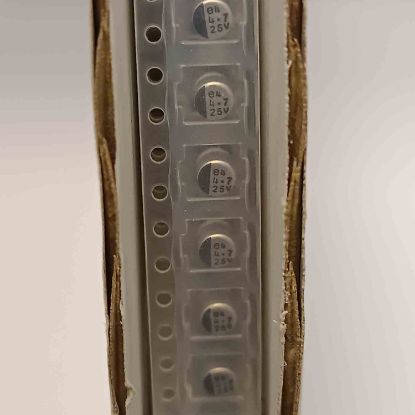 UWX1E4R7MCR1GB-01 4.7MF 25V NICHICON SMD KONDANSATÖR resmi