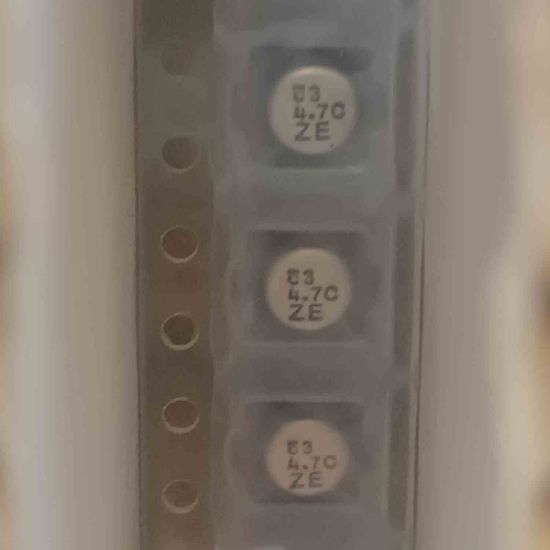 UZE1C4R7MCR1GB 4.7MF 16V 4x5.3 NICHICON SMD KONDANSATÖR resmi