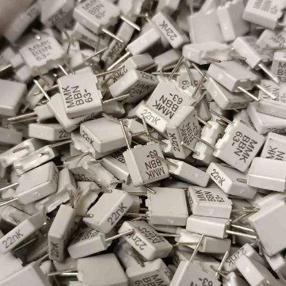 MMK5 223K63J01L4 BULK 22NF 63V 5 0.1 KEMET POLYESTER KONDANSATÖR resmi