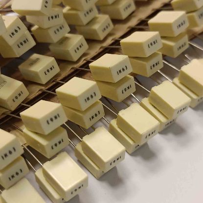 RSBDC4100DQ10K 1MF 63V 5 0.1 KEMET POLYESTER KONDANSATÖR resmi