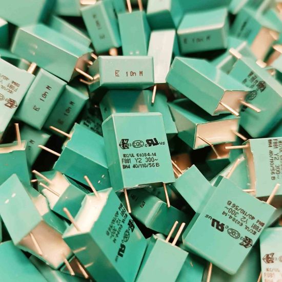 F881A0103M300C 10NF 300VAC 10 0.2 KEMET POLYESTER KONDANSATÖR resmi