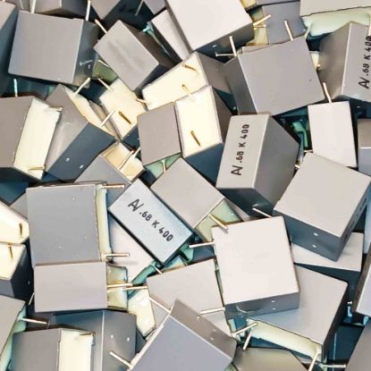 R60MI3680AA40K 680NF 400V 15 0.1 KEMET POLYESTER KONDANSATÖR resmi