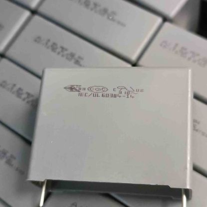 R46KW468000P0M V801 6.8MF 275VAC 37.5 KEMET POLYESTER KONDANSATÖR resmi