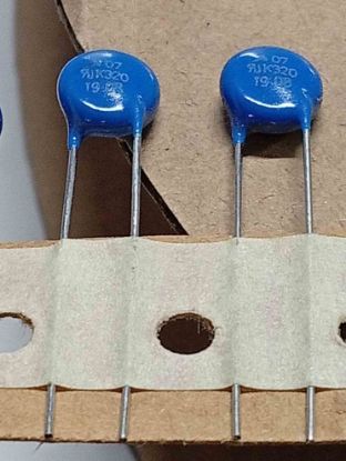 B72207S321K111V87 7mm 320V EPCOS VARİSTÖR resmi