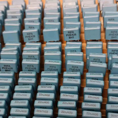 PHE426KK5220JR17TA 22NF 400V 7.5 0.05 KEMET POLYESTER KONDANSATÖR resmi