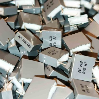 R75MD2220JB40J 22NF 400V 7.5 0.05 KEMET POLYESTER KONDANSATÖR resmi