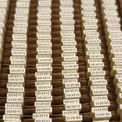 R82EC1220DQ50K 2.2NF 100V 5 0.1 KEMET POLYESTER KONDANSATÖR resmi