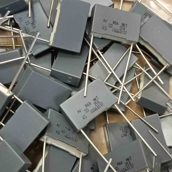 R60II3330DQ30M 330NF 250V 15 0.2 KEMET POLYESTER KONDANSATÖR resmi