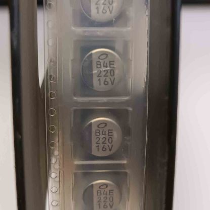 UUE1C221MNS1GS 220MF 16V 10x10 NICHICON SMD KONDANSATÖR resmi