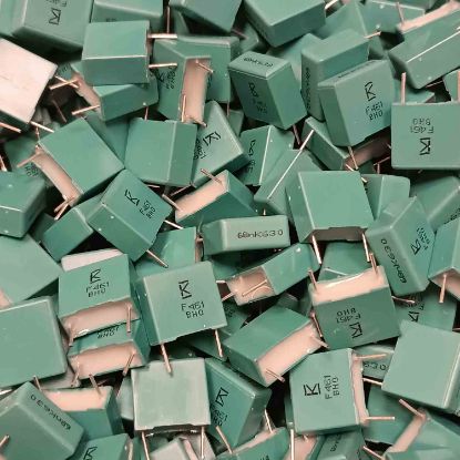 F461AP683K630C 68NF 630V 10 0.1 KEMET POLYESTER KONDANSATÖR resmi