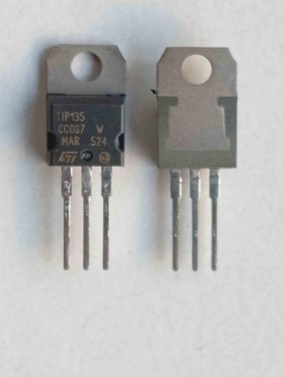 TIP135 TRANSİSTÖR resmi
