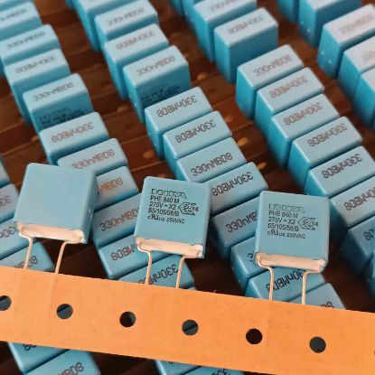 PHE840MX6330MR25XA 330NF 275VAC 15 0.2 KEMET POLYESTER KONDANSATÖR resmi