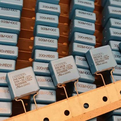 PHE840MX6330MR25XA 330NF 275VAC 15 0.2 KEMET POLYESTER KONDANSATÖR resmi