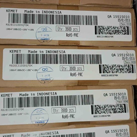 R82EC3100DQ70K 100NF 100V 5 0.1 KEMET POLYESTER KONDANSATÖR resmi