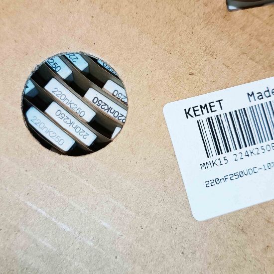 MMK15 224K250B04L16.5 TR1 220NF 250V 15mm 0.1 KEMET POLYESTER KONDANSATÖR resmi