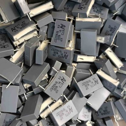 73TI1100SE00J 1NF 1600V 15 0.05 KEMET POLYESTER KONDANSATÖR resmi