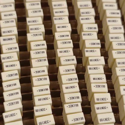 R82EC3330DQ70K 330NF 100V 5 0.1 KEMET POLYESTER KONDANSATÖR resmi