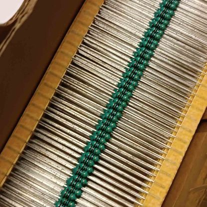 ALO305-100J 10UH 1/4W MATSUSHITA DİRENÇ TİPİ BOBİN resmi