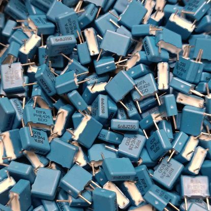 PHE426HK4680JR05 6.8NF 250V 7.5 0.05 KEMET POLYESTER KONDANSATÖR resmi