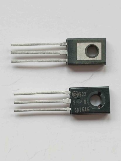 6075AG 4A 600V TO126 TRİYAK TRİSTÖR resmi