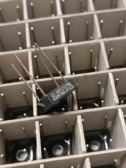 GBPC102 2A 200V KARE KÖPRÜ DİYOT resmi