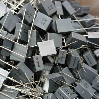 R76QD13305000J 3.3NF 1000V 7.5 0.05 KEMET POLYESTER KONDANSATÖR resmi