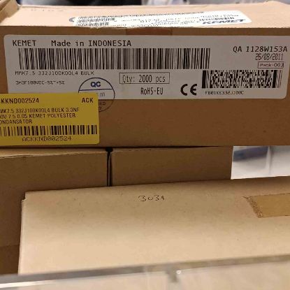 MMK7.5 332J100K00L4 BULK 3.3NF 100V 7.5 0.05 KEMET POLYESTER KONDANSATÖR resmi