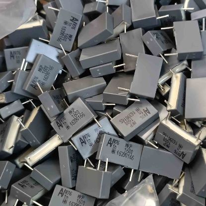 R76TI1100SE00K 1NF 1600V 15 0.1 KEMET POLYESTER KONDANSATÖR resmi