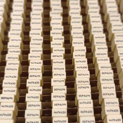 RSBPC1470DQ00K 4.7NF 630V 5 0.1 KEMET POLYESTER KONDANSATÖR resmi