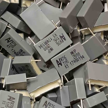 R76UI1150SE30J 1.5NF 2000V 15 0.05 KEMET POLYESTER KONDANSATÖR resmi