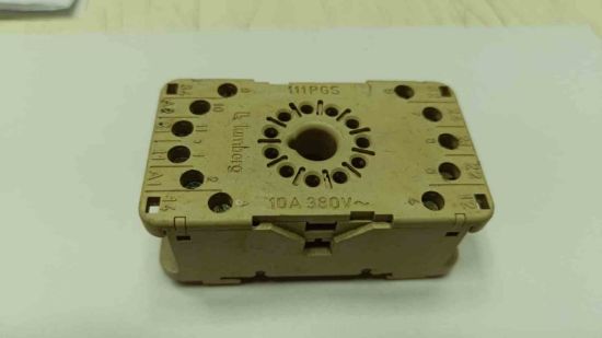 111PG 10A 380V SCHRACK SOKET resmi